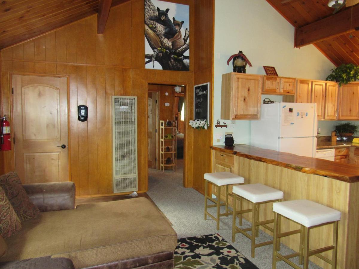 Hillside Hideaway -View Of Ski Slope From Charming Deck Big Bear Lake Eksteriør bilde
